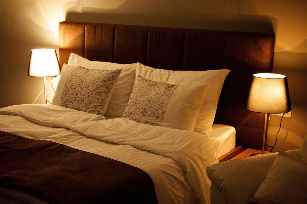 Hotel Marathon Senec Esterno foto